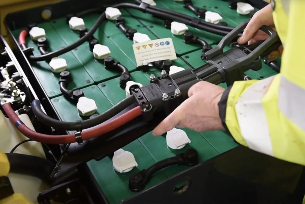 How To Choose The Best Electric Forklift Battery?